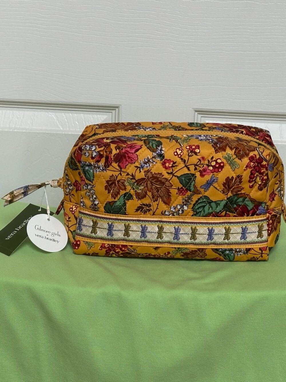 VERA BRADLEY GILMORE GIRLS COSMETIC BAG CASE:NWT GILMORE GIRLS AUTUMN